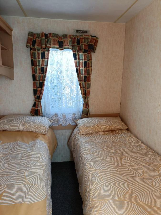 Rhosfeillion Static Caravan Lägenhet Llangefni Exteriör bild